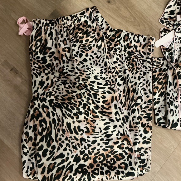 Victoria’s Secret -Leopard Print Satin Pajama Top with Pink Piping and Pants - Picture 2 of 6